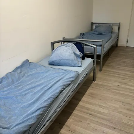 Expresszimmervermietung Πανσιόν *